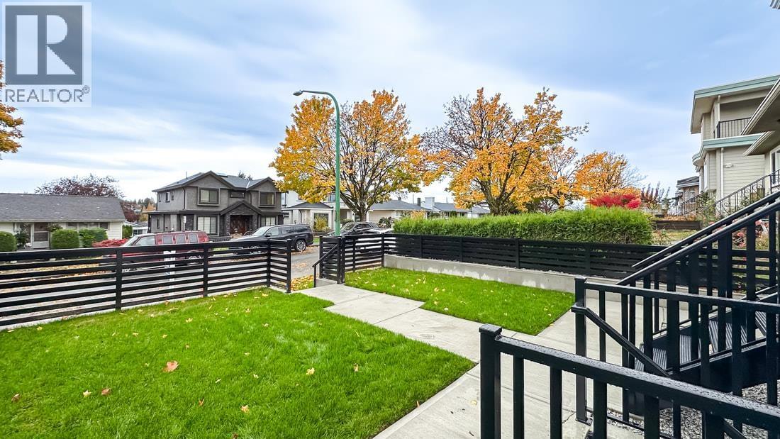 3927 Forest Street, Burnaby, British Columbia  V5G 1W7 - Photo 3 - R3063462