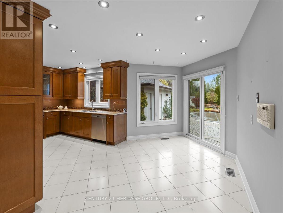 28 Bridgend Court S, Vaughan, Ontario  L4L 3L3 - Photo 10 - N12541020