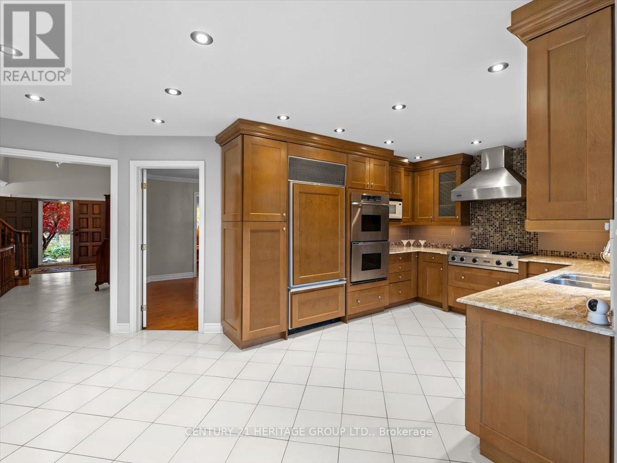 28 Bridgend Court S, Vaughan, Ontario  L4L 3L3 - Photo 8 - N12541020