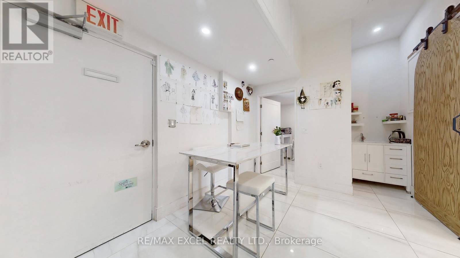 B3 - 9610 Yonge Street, Richmond Hill, Ontario  L4C 1V6 - Photo 14 - N12541098