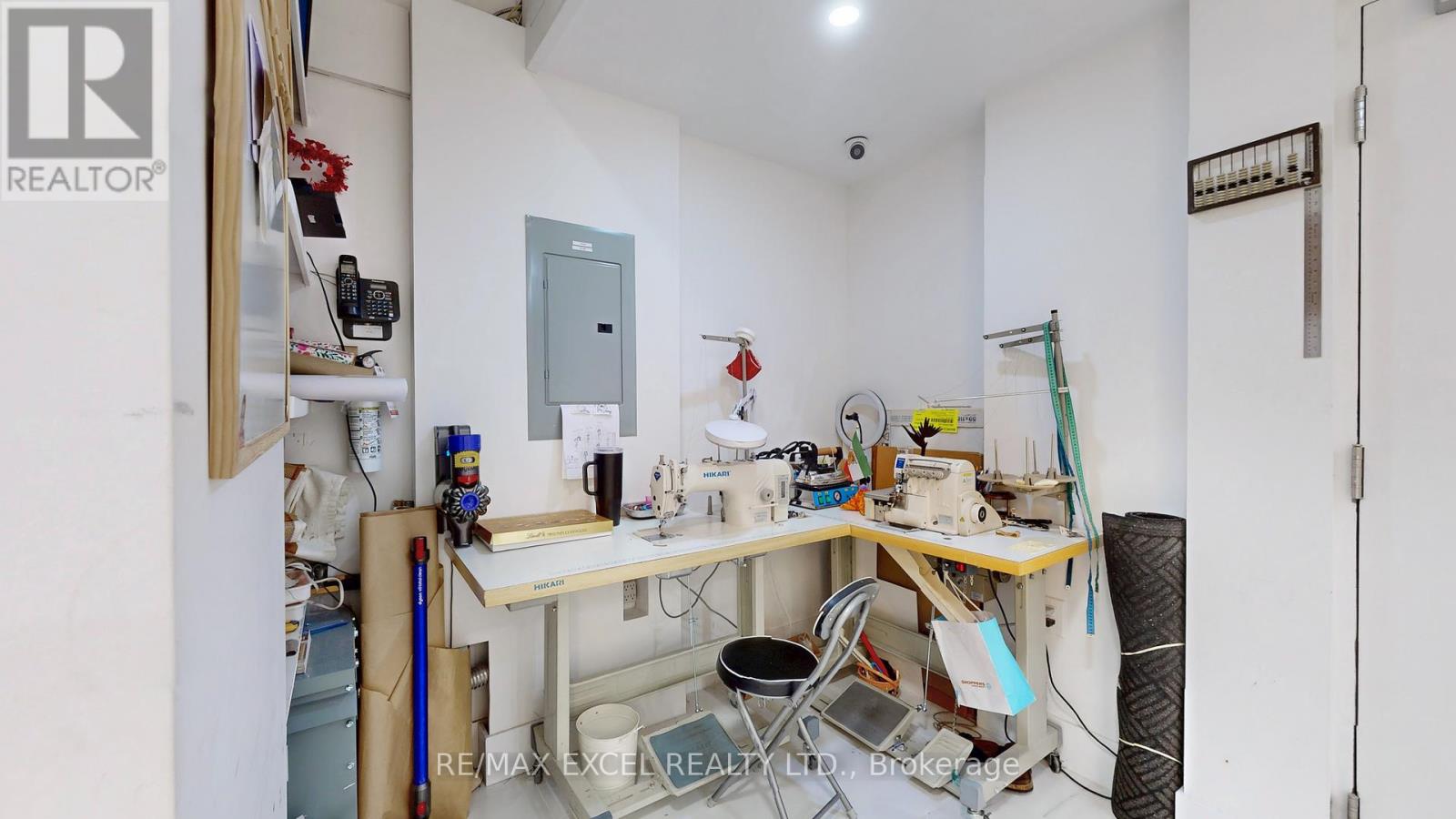 B3 - 9610 Yonge Street, Richmond Hill, Ontario  L4C 1V6 - Photo 17 - N12541098