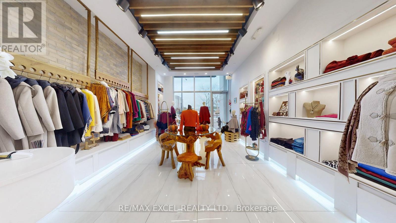 B3 - 9610 Yonge Street, Richmond Hill, Ontario  L4C 1V6 - Photo 9 - N12541098