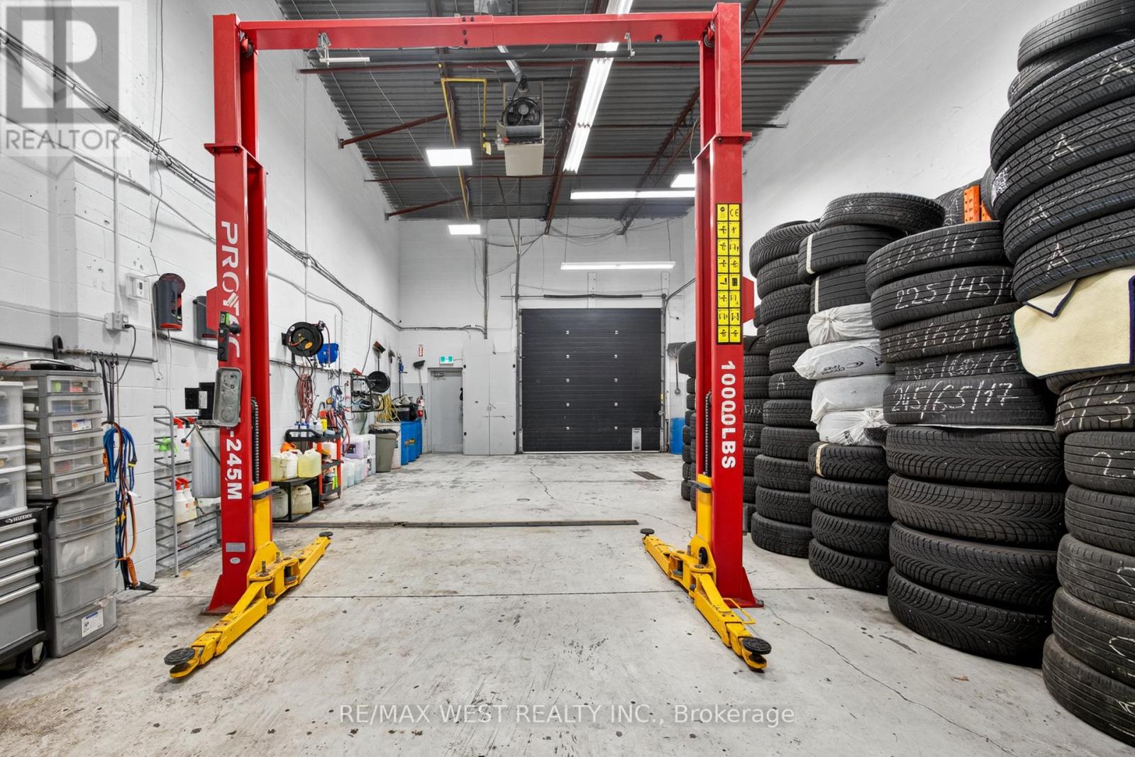 26 - 131 Citation Drive, Vaughan, Ontario  L4K 2R3 - Photo 9 - N12541128