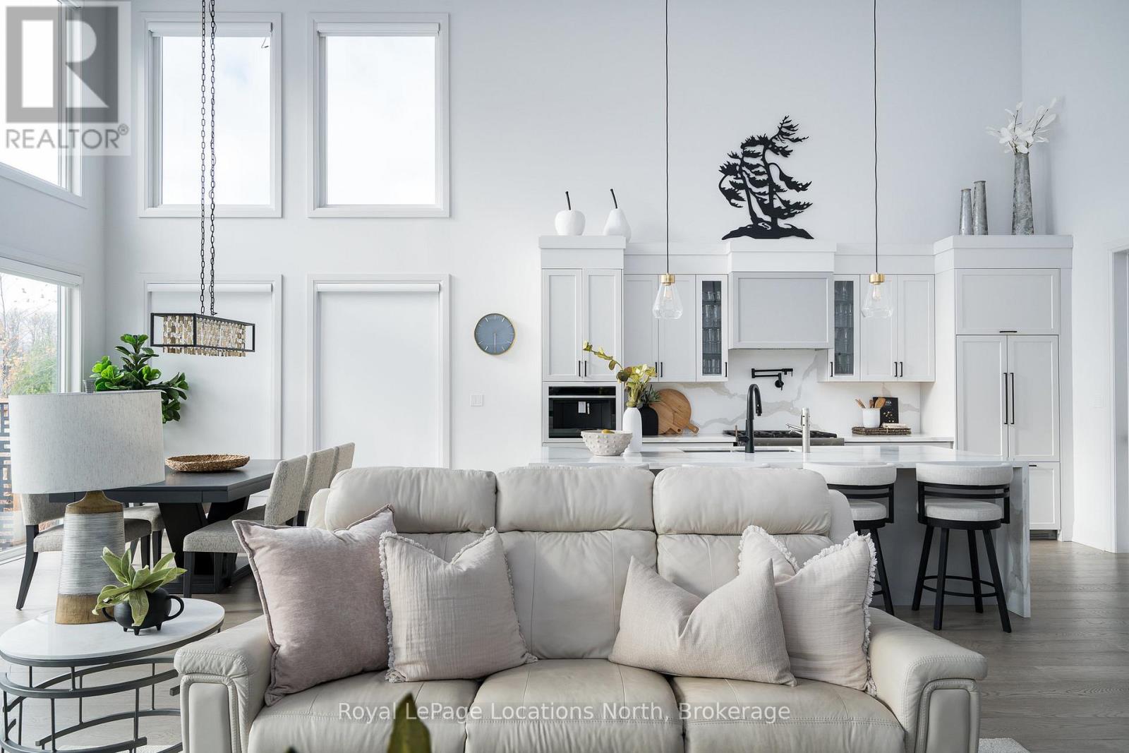 120 Tekiah Road, Blue Mountains, Ontario  N0H 1J0 - Photo 14 - X12541342