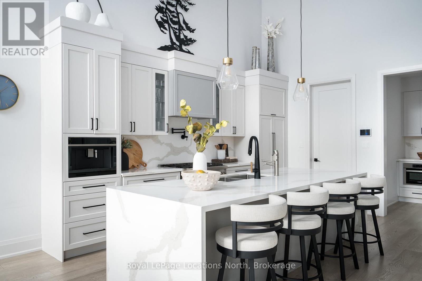 120 Tekiah Road, Blue Mountains, Ontario  N0H 1J0 - Photo 8 - X12541342