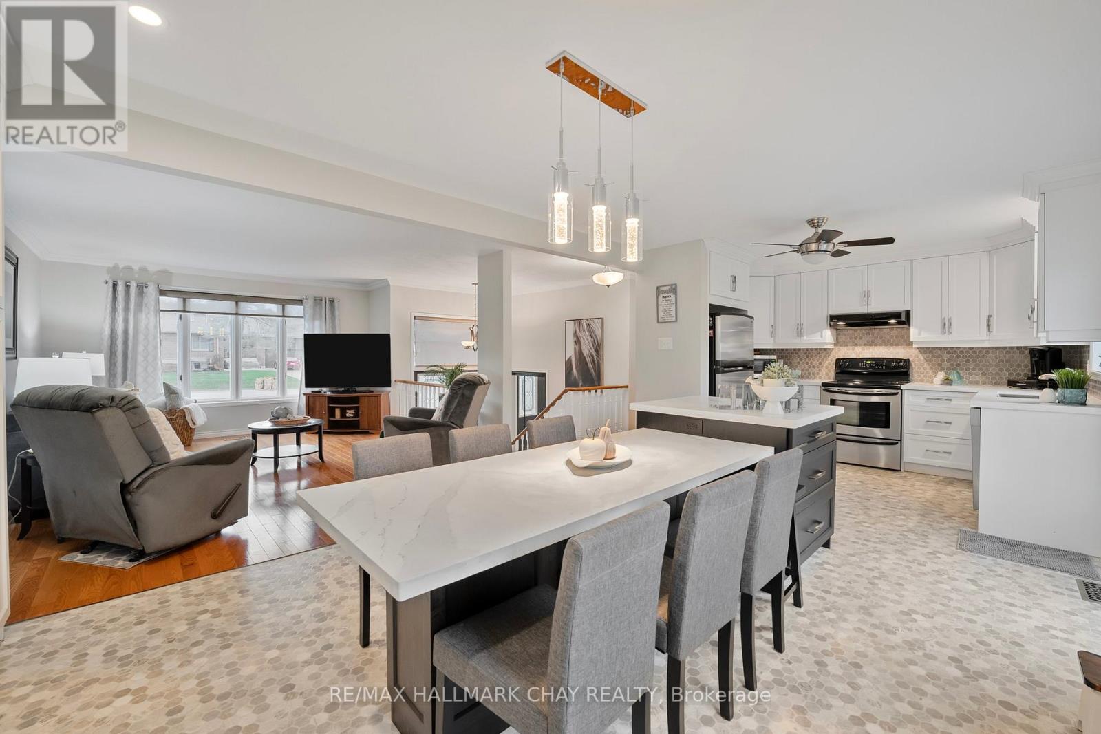 40 Idlewood Drive, Springwater, Ontario  L9X 0P5 - Photo 11 - S12541066