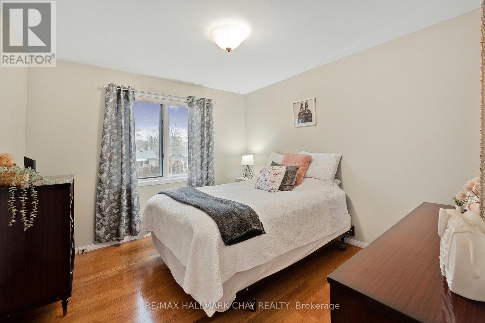 40 Idlewood Drive, Springwater, Ontario  L9X 0P5 - Photo 16 - S12541066