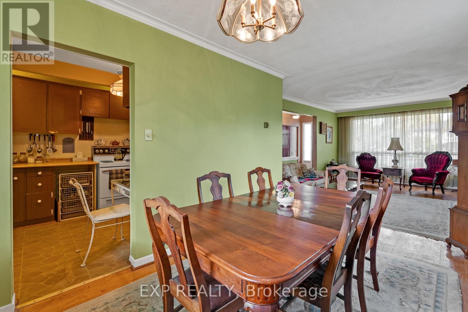 1394 Strathy Avenue, Mississauga, Ontario  L5E 2L3 - Photo 11 - W12541032