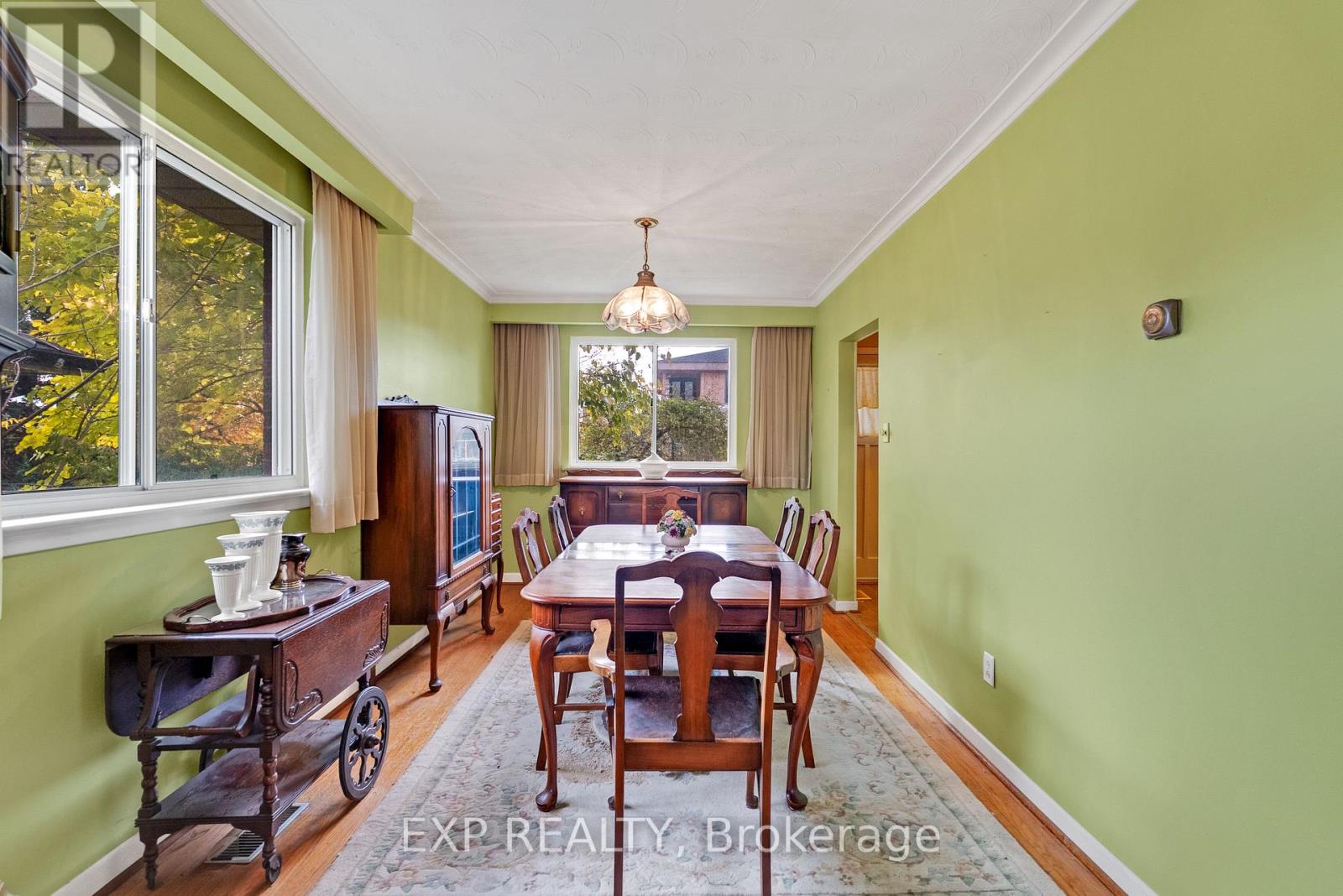 1394 Strathy Avenue, Mississauga, Ontario  L5E 2L3 - Photo 12 - W12541032