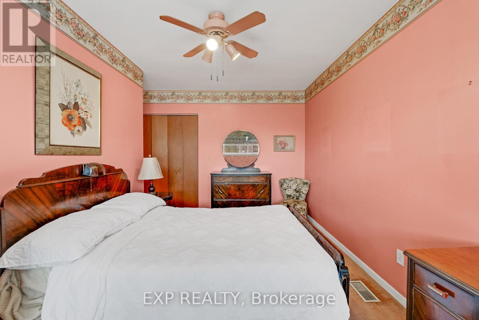 1394 Strathy Avenue, Mississauga, Ontario  L5E 2L3 - Photo 25 - W12541032