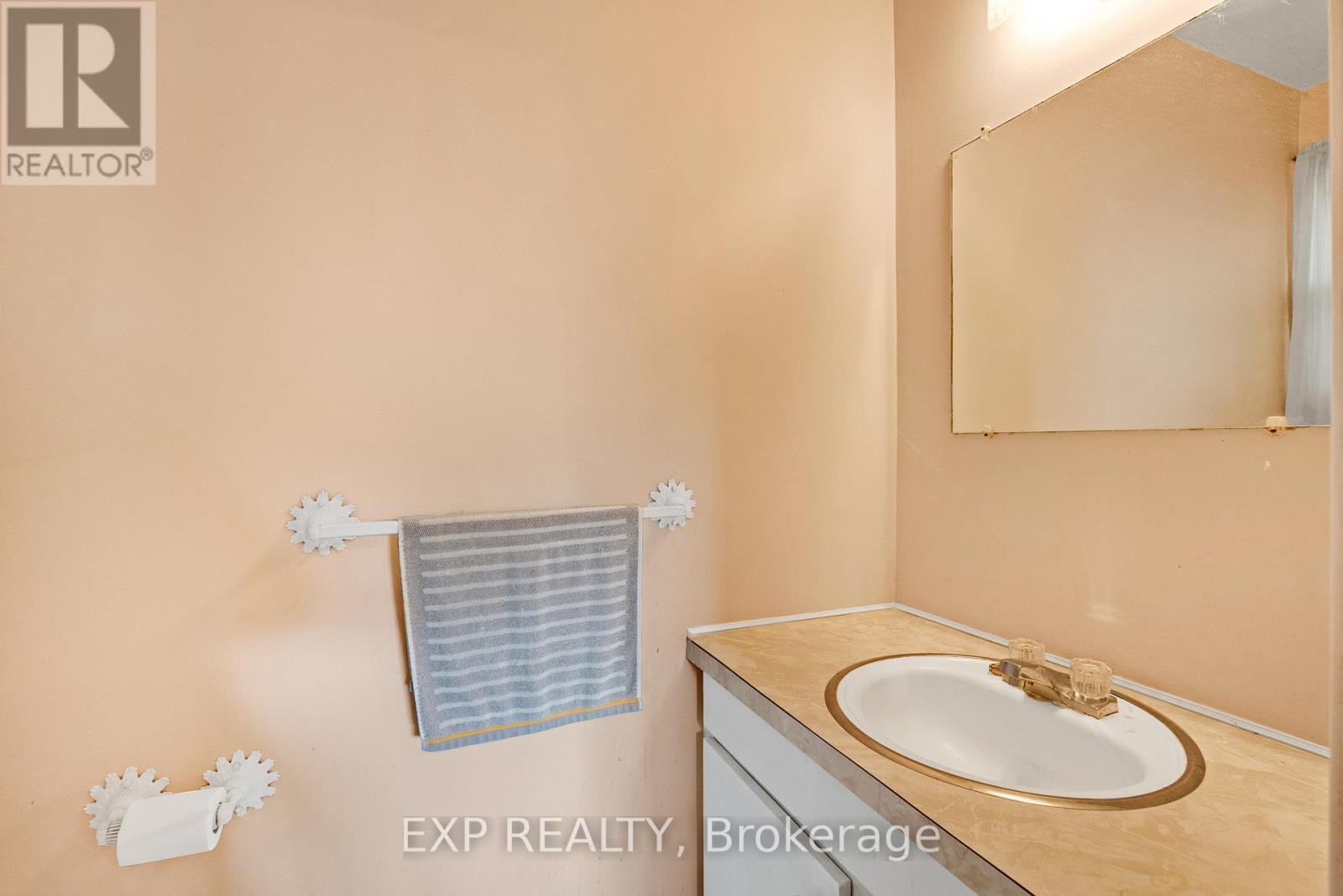 1394 Strathy Avenue, Mississauga, Ontario  L5E 2L3 - Photo 26 - W12541032