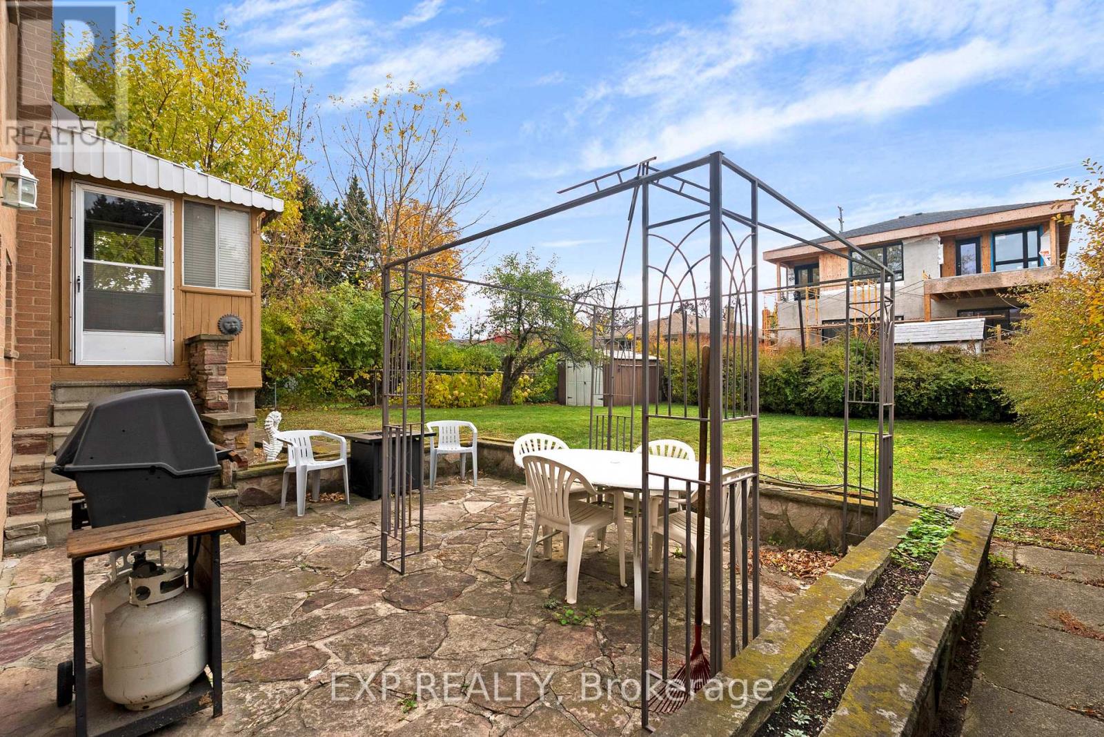 1394 Strathy Avenue, Mississauga, Ontario  L5E 2L3 - Photo 39 - W12541032