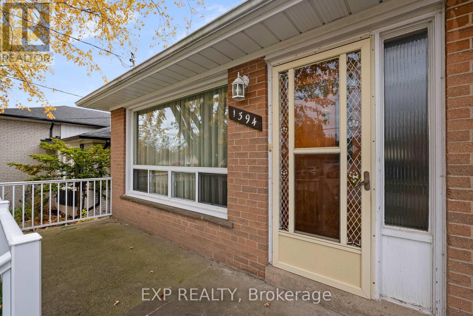 1394 Strathy Avenue, Mississauga, Ontario  L5E 2L3 - Photo 4 - W12541032