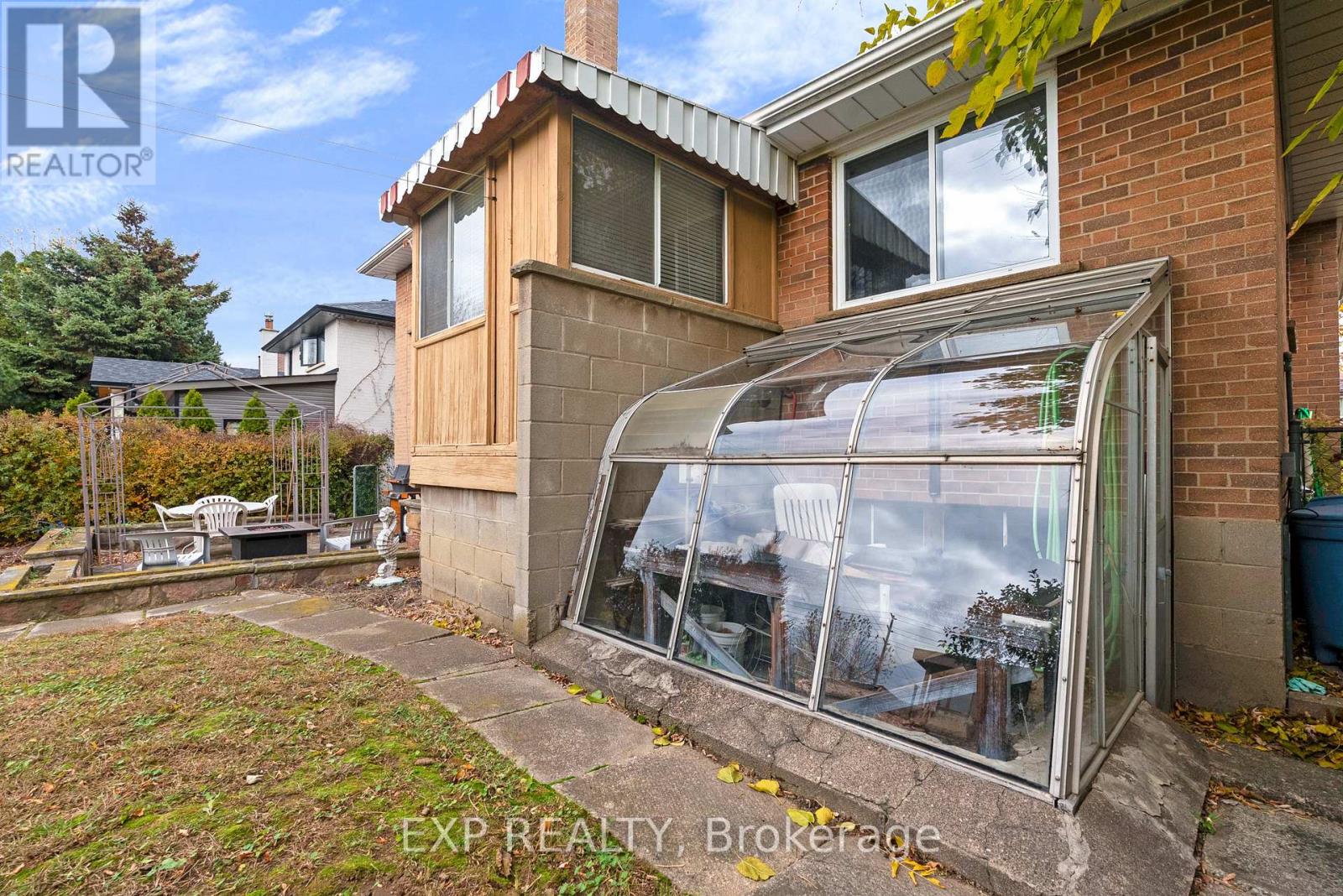 1394 Strathy Avenue, Mississauga, Ontario  L5E 2L3 - Photo 41 - W12541032