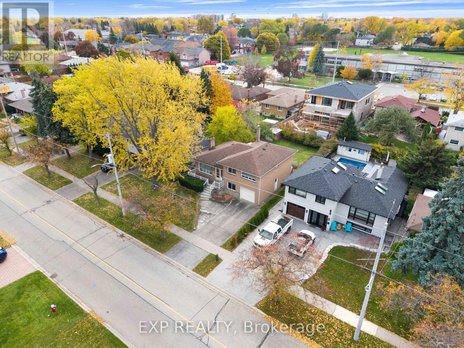 1394 Strathy Avenue, Mississauga, Ontario  L5E 2L3 - Photo 43 - W12541032