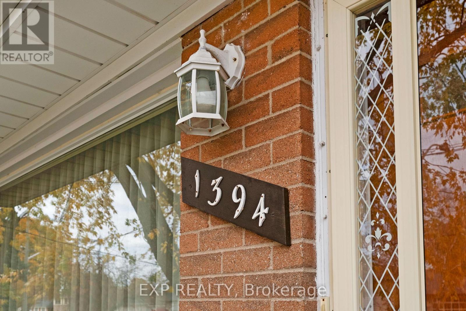 1394 Strathy Avenue, Mississauga, Ontario  L5E 2L3 - Photo 5 - W12541032