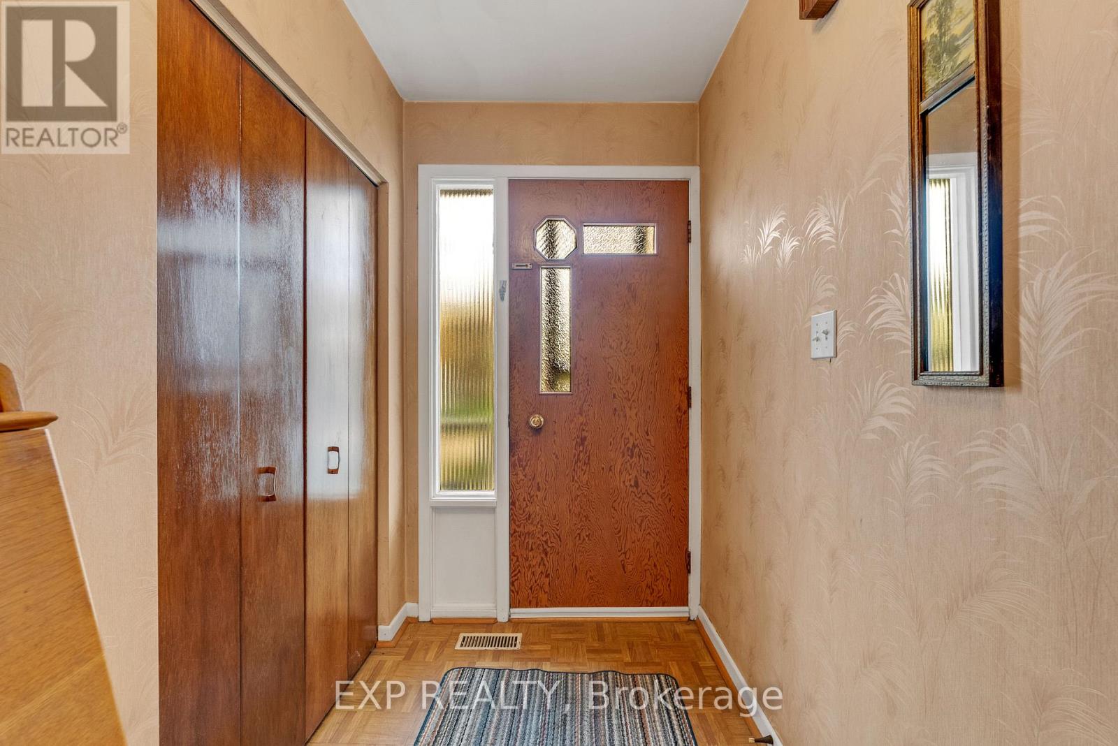 1394 Strathy Avenue, Mississauga, Ontario  L5E 2L3 - Photo 6 - W12541032