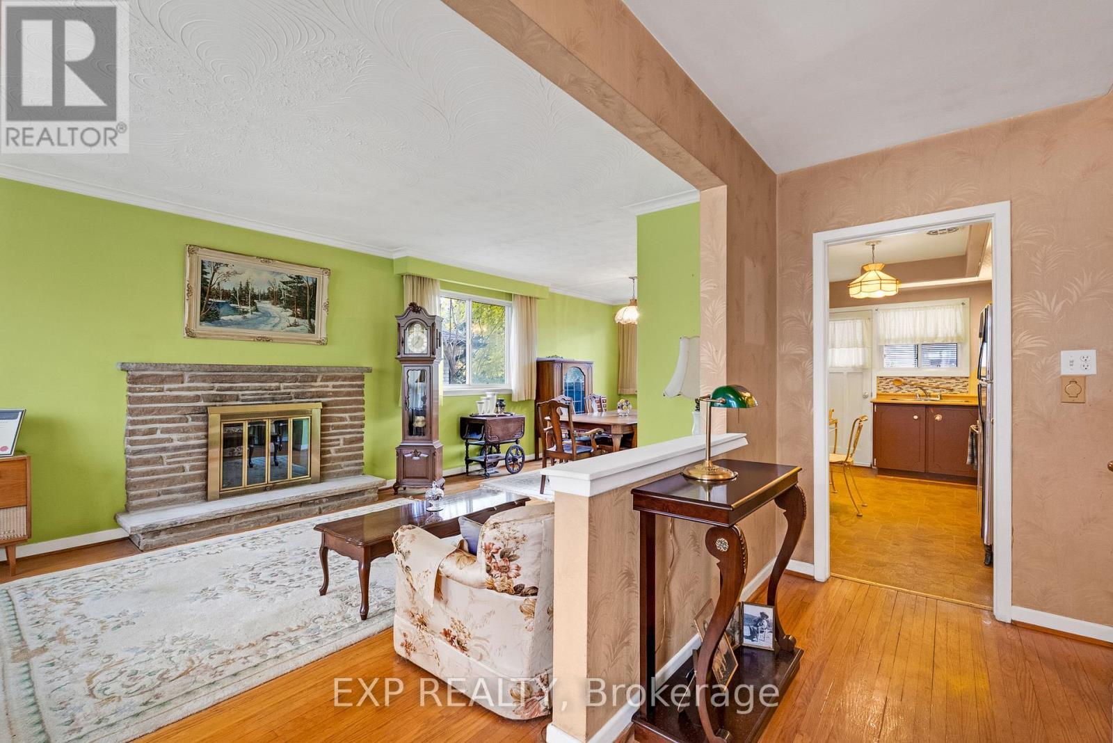 1394 Strathy Avenue, Mississauga, Ontario  L5E 2L3 - Photo 7 - W12541032