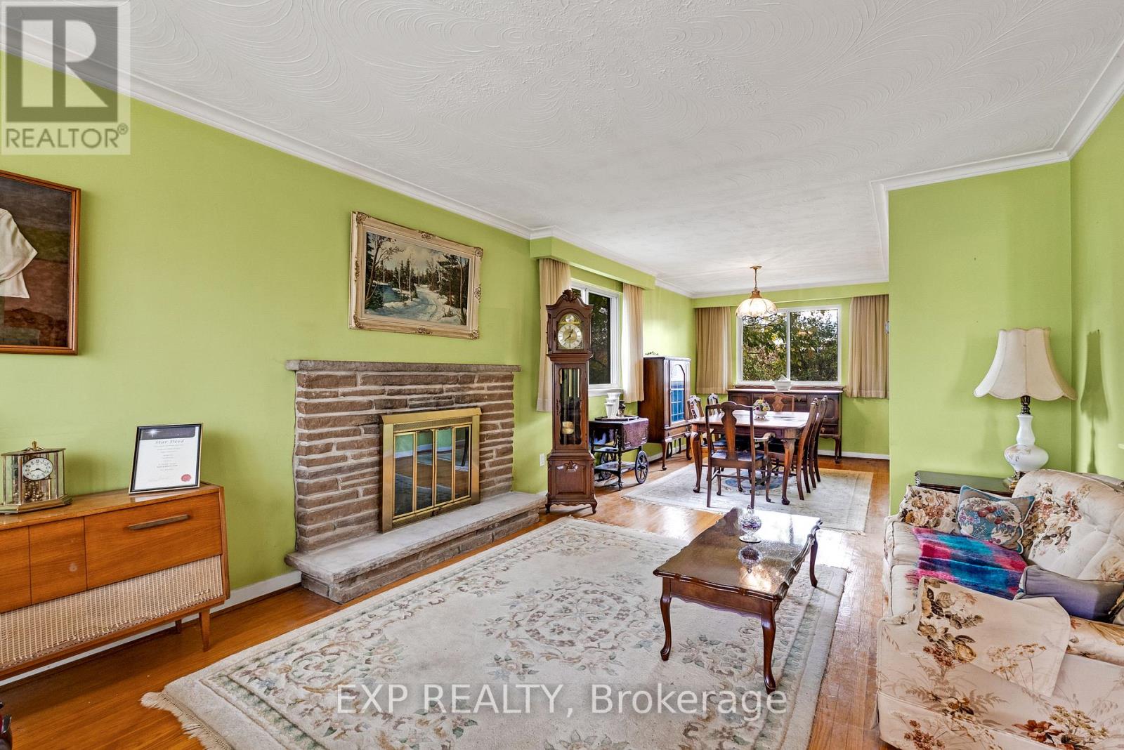 1394 Strathy Avenue, Mississauga, Ontario  L5E 2L3 - Photo 8 - W12541032