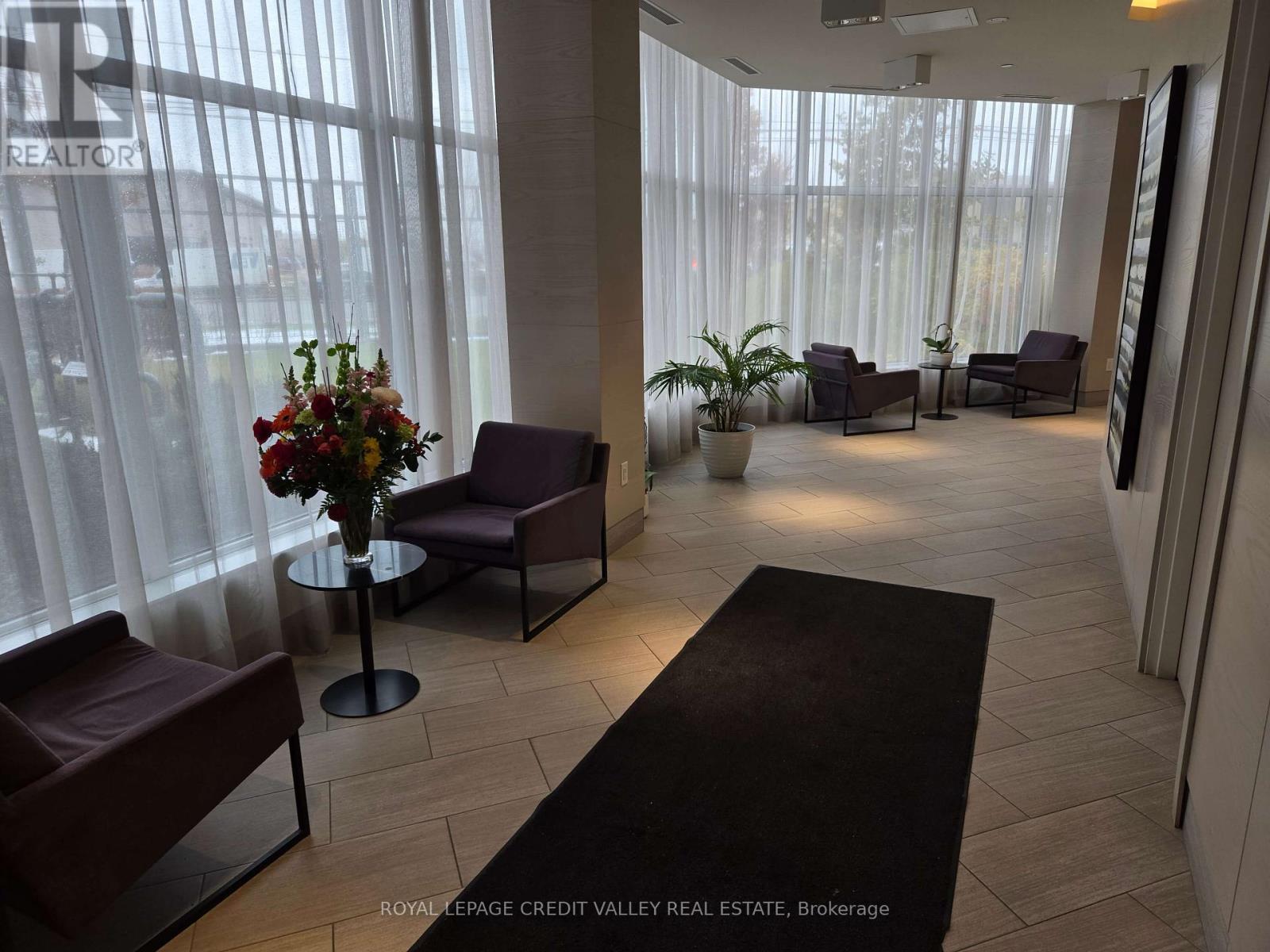 1211 - 4633 Glen Erin Drive, Mississauga, Ontario  L5M 0Y6 - Photo 2 - W12541044