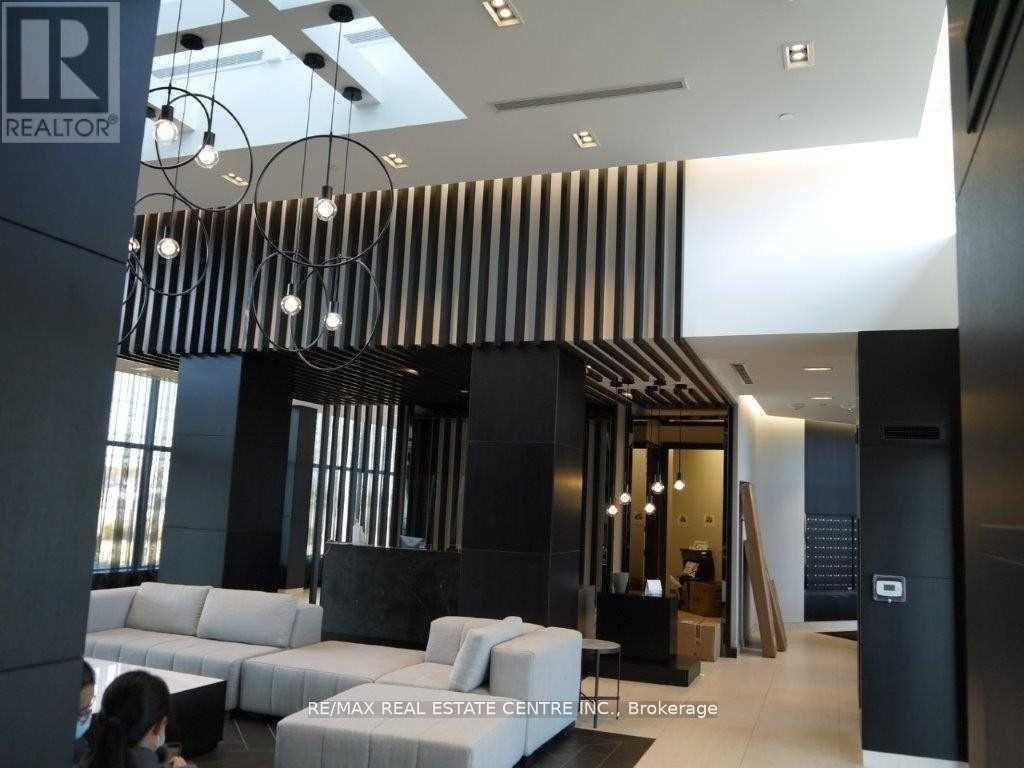 1601 - 4699 Glen Erin Drive, Mississauga, Ontario  L5M 2E5 - Photo 2 - W12541052