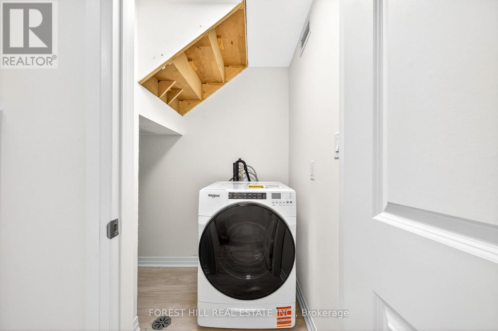 R - 8 Boylen Street, Toronto, Ontario  M9N 2W3 - Photo 17 - W12541058