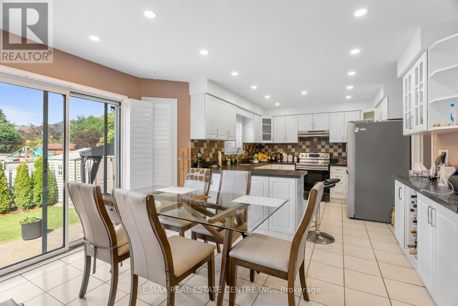 6672 Lisgar Drive, Mississauga, Ontario  L5N 6V9 - Photo 10 - W12541060