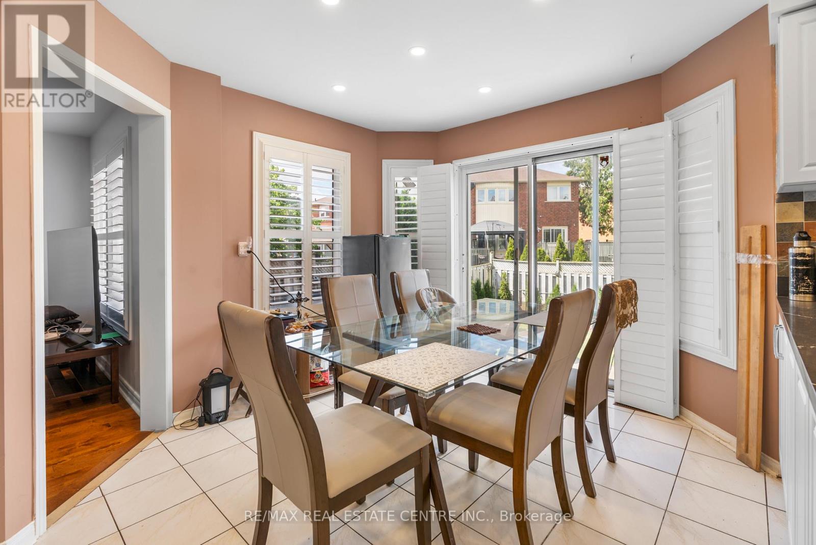 6672 Lisgar Drive, Mississauga, Ontario  L5N 6V9 - Photo 12 - W12541060