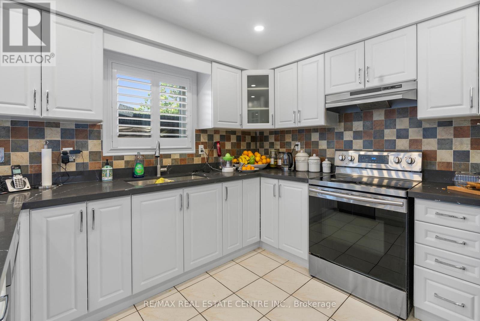 6672 Lisgar Drive, Mississauga, Ontario  L5N 6V9 - Photo 14 - W12541060