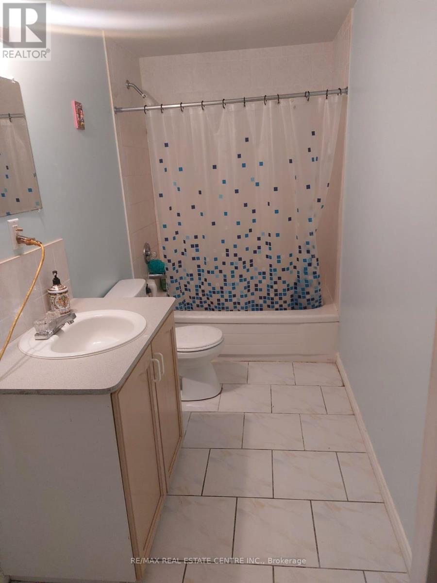 6672 Lisgar Drive, Mississauga, Ontario  L5N 6V9 - Photo 31 - W12541060