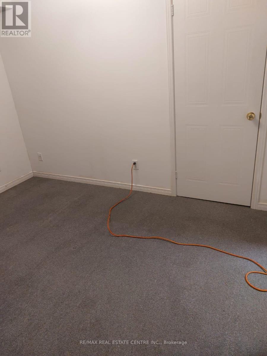 6672 Lisgar Drive, Mississauga, Ontario  L5N 6V9 - Photo 32 - W12541060