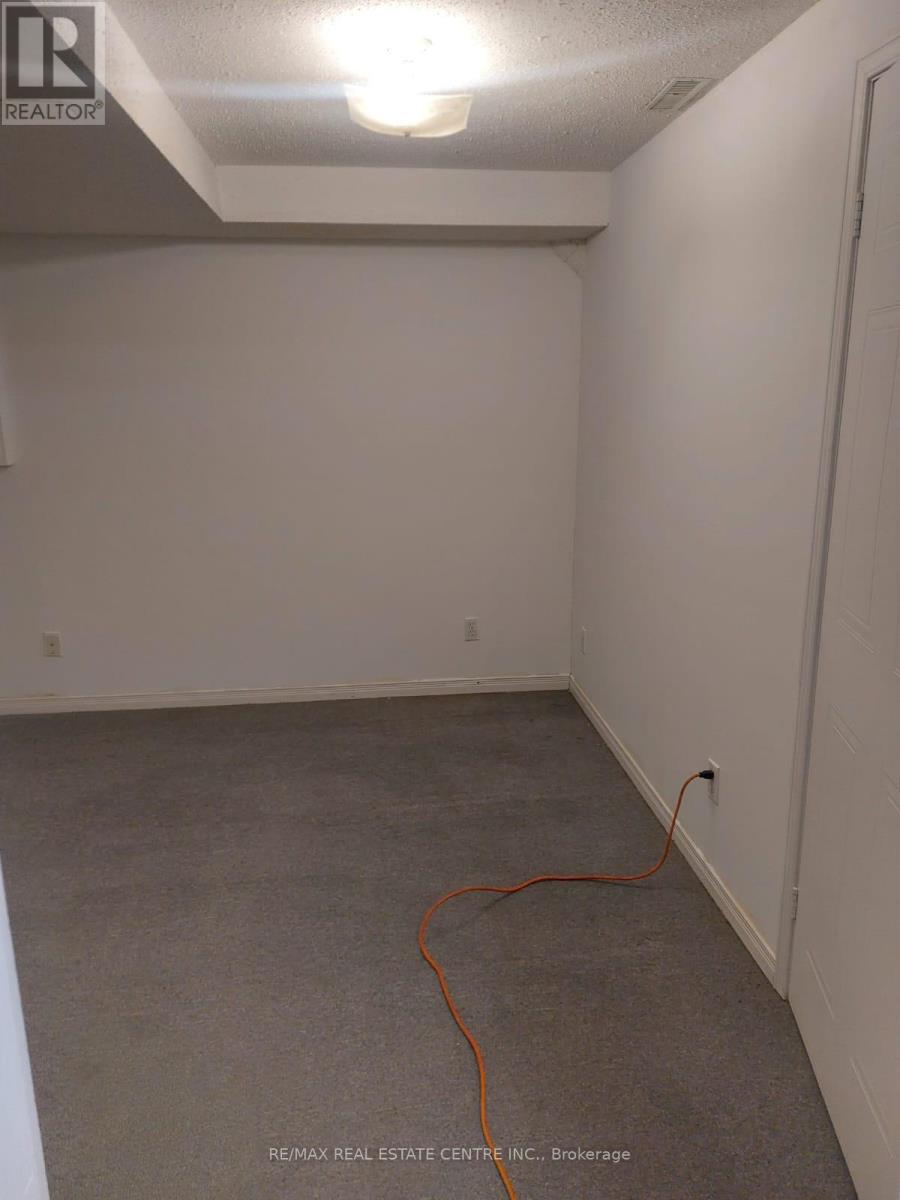 6672 Lisgar Drive, Mississauga, Ontario  L5N 6V9 - Photo 33 - W12541060