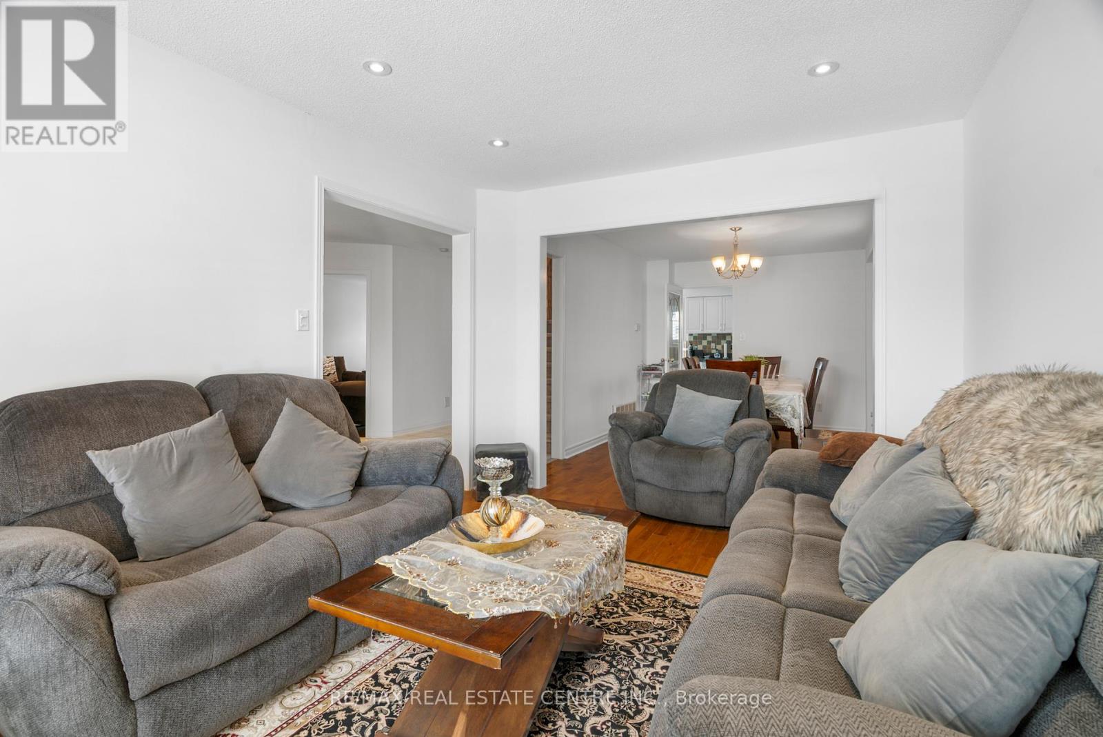 6672 Lisgar Drive, Mississauga, Ontario  L5N 6V9 - Photo 8 - W12541060