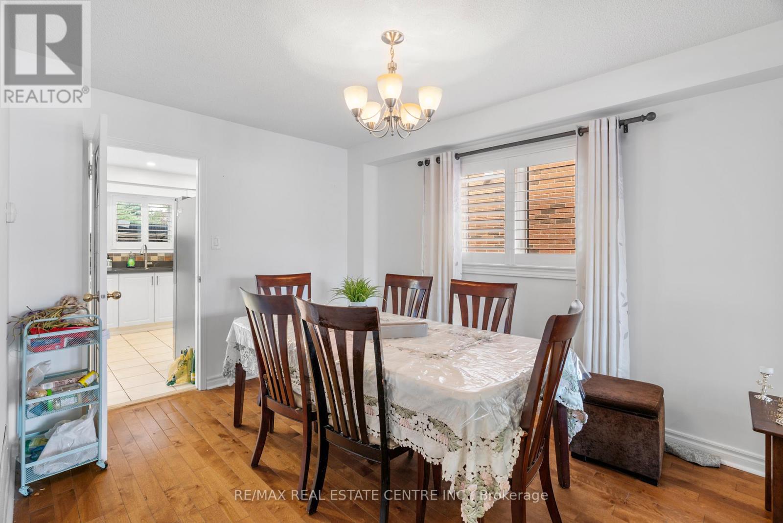 6672 Lisgar Drive, Mississauga, Ontario  L5N 6V9 - Photo 9 - W12541060