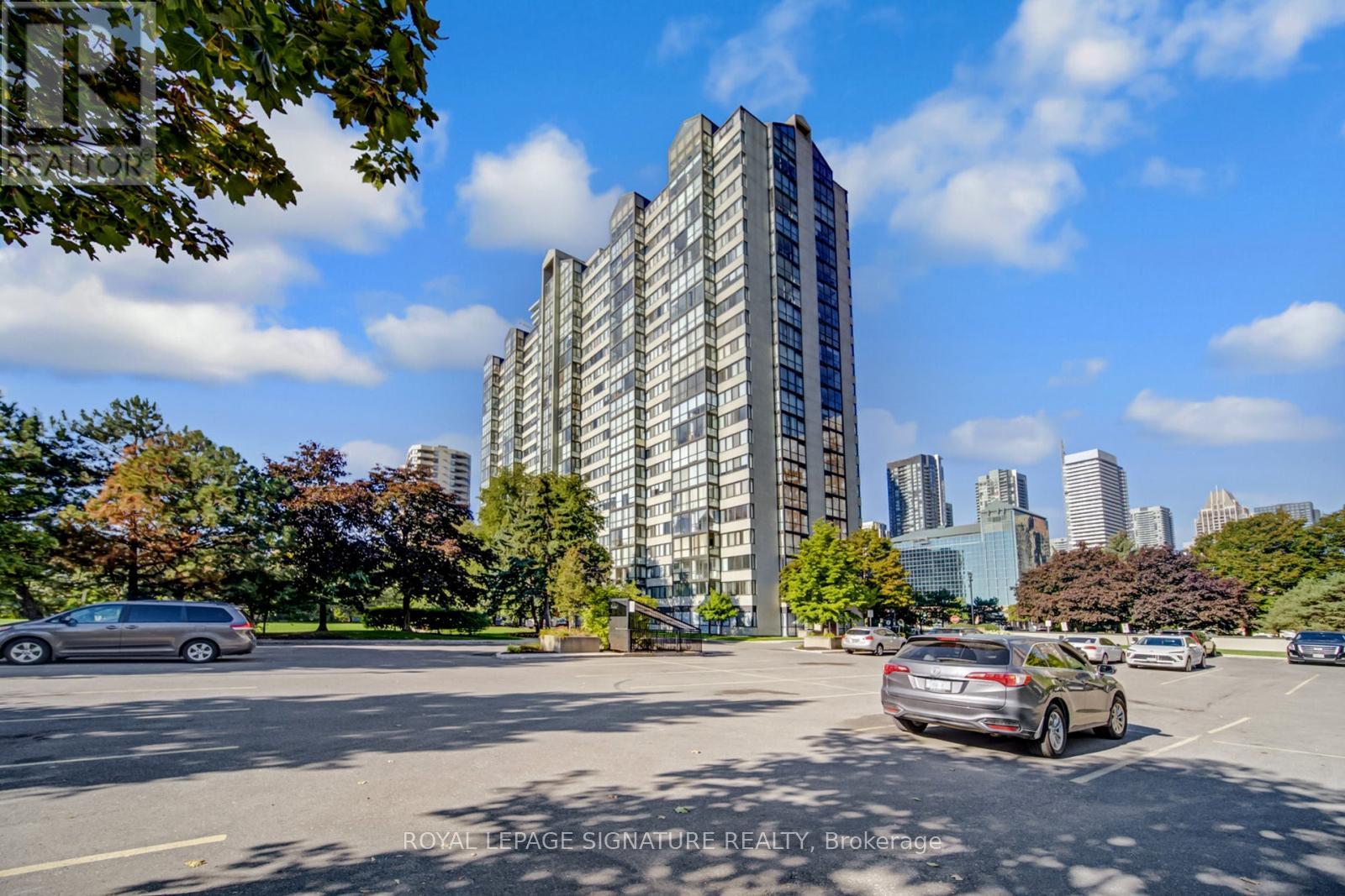 708 - 350 Webb Drive, Mississauga, Ontario  L5B 3W4 - Photo 2 - W12541070