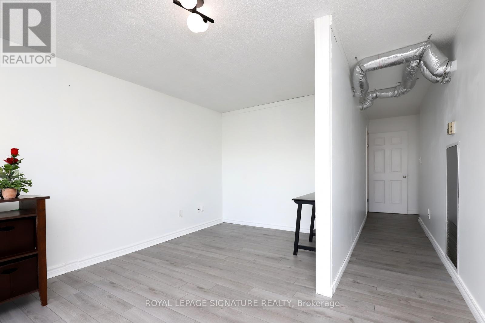 708 - 350 Webb Drive, Mississauga, Ontario  L5B 3W4 - Photo 27 - W12541070