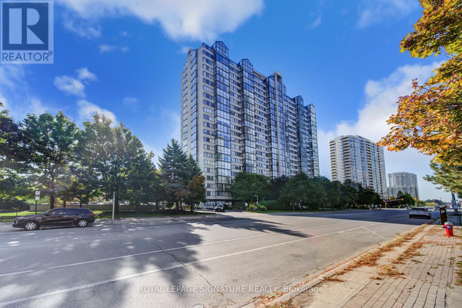 708 - 350 Webb Drive, Mississauga, Ontario  L5B 3W4 - Photo 3 - W12541070