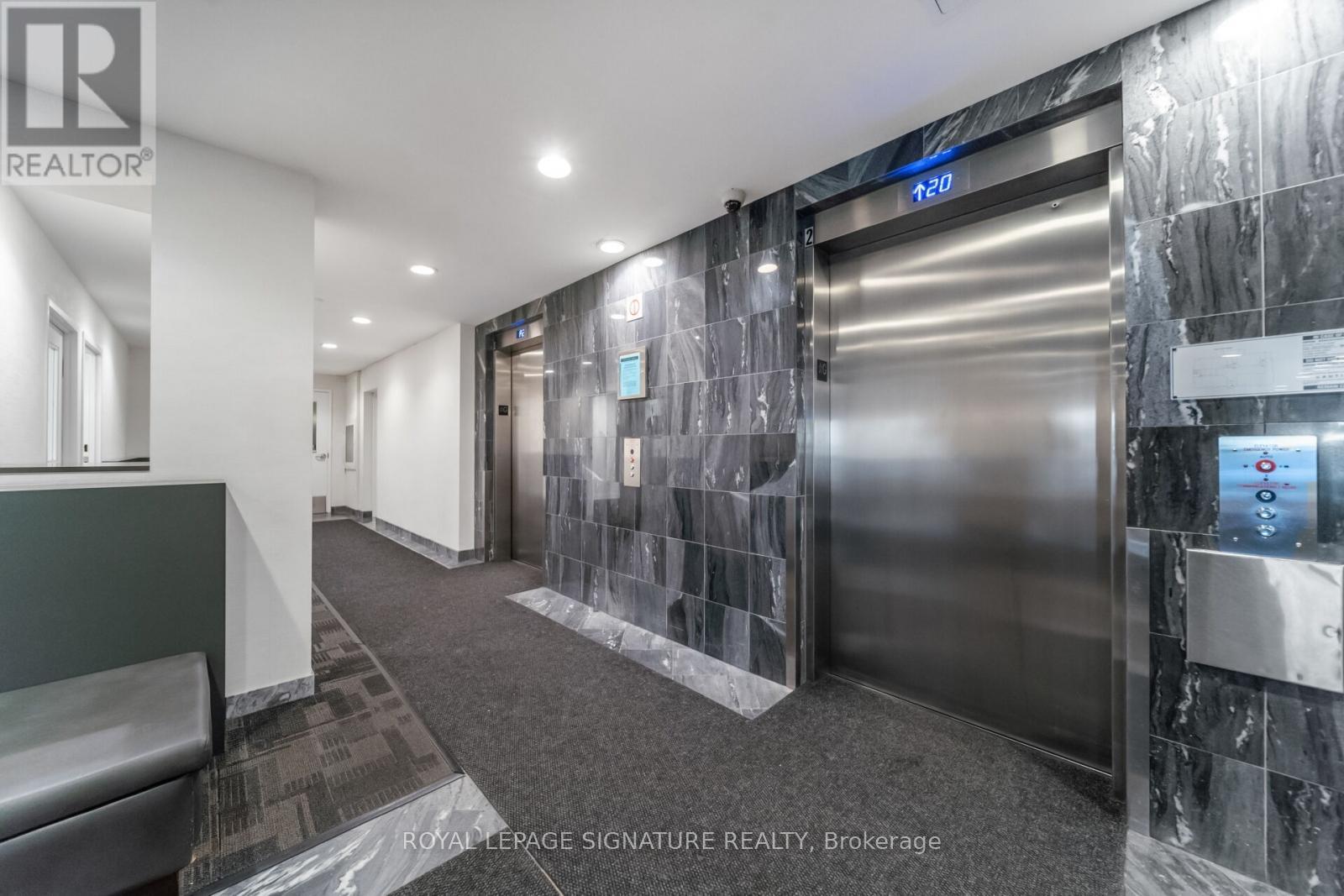 708 - 350 Webb Drive, Mississauga, Ontario  L5B 3W4 - Photo 7 - W12541070