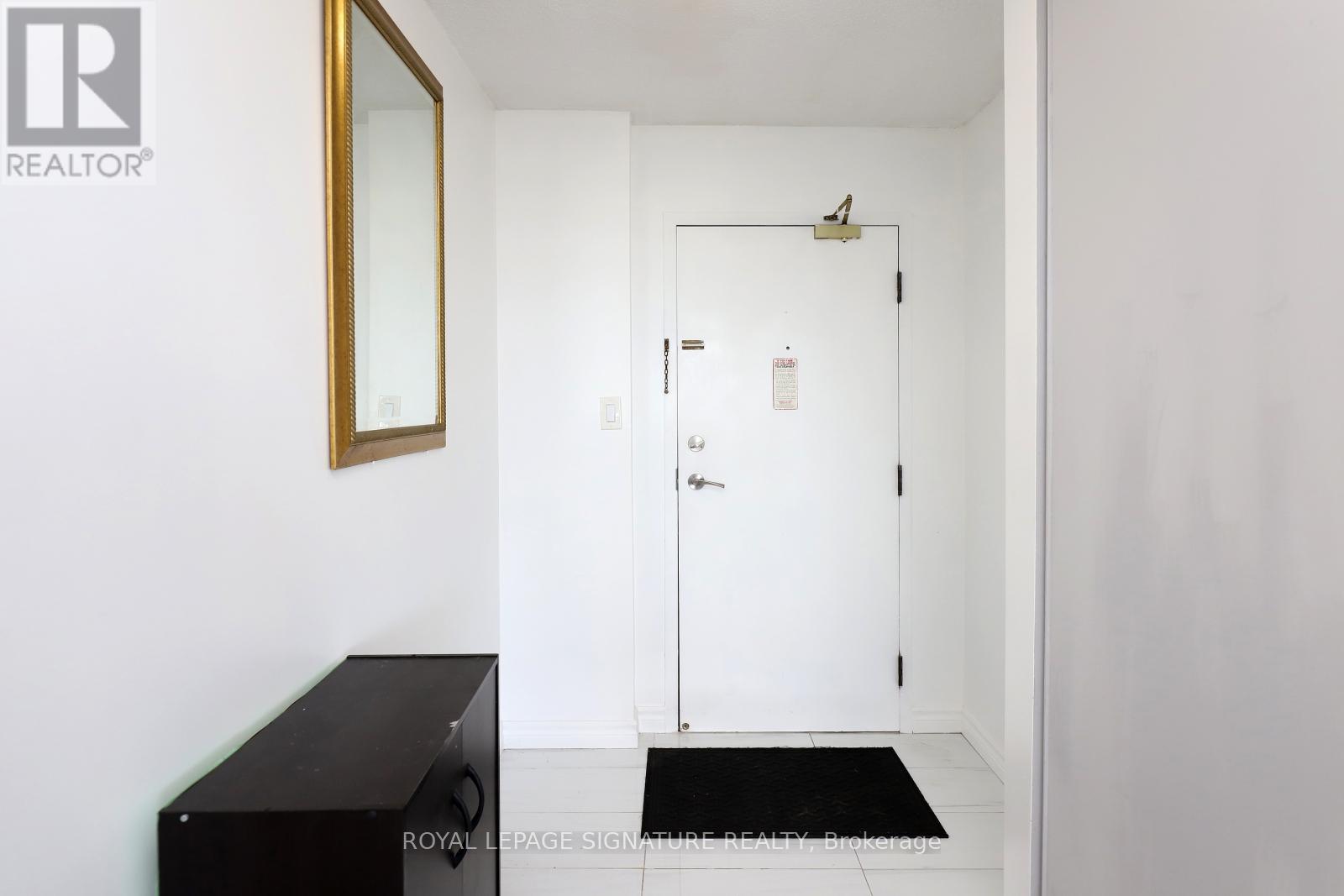 708 - 350 Webb Drive, Mississauga, Ontario  L5B 3W4 - Photo 9 - W12541070