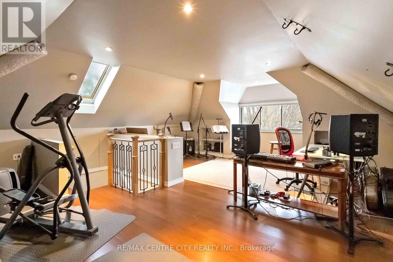 Photo 27 of 47 for 74 Doulton Street