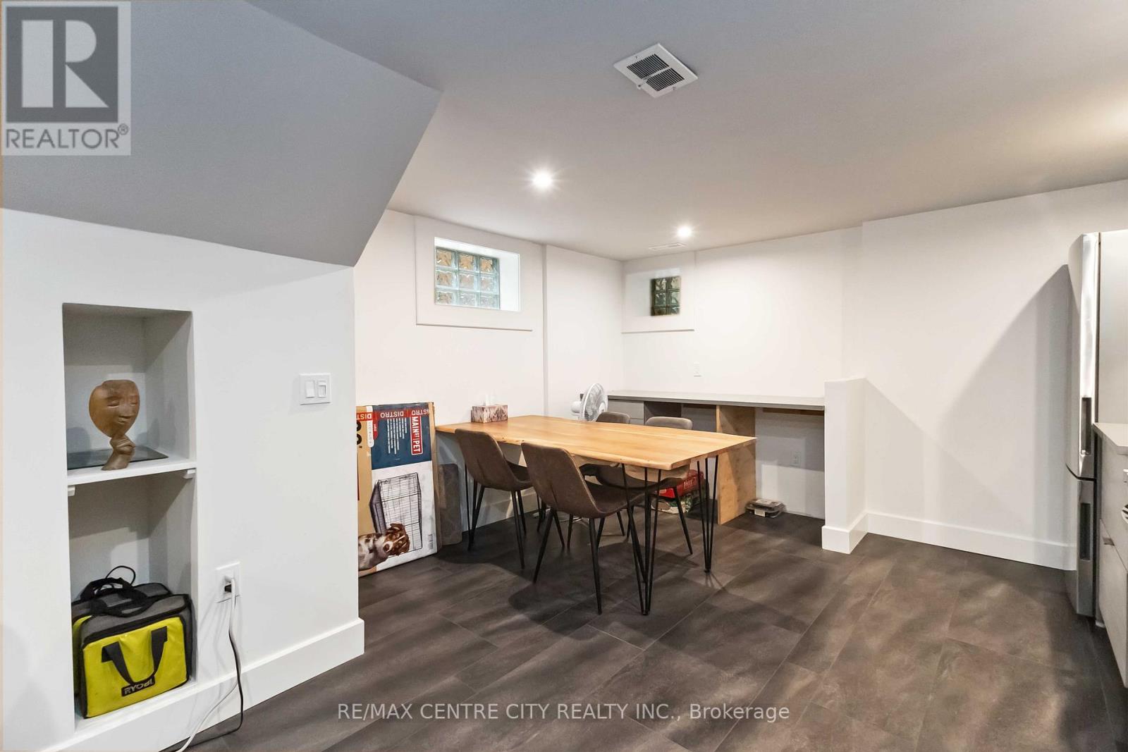 Photo 32 of 47 for 74 Doulton Street