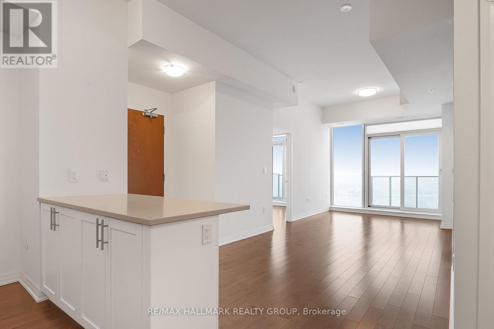 2406 - 805 Carling Avenue, Ottawa, Ontario  K1S 5W9 - Photo 2 - X12425743