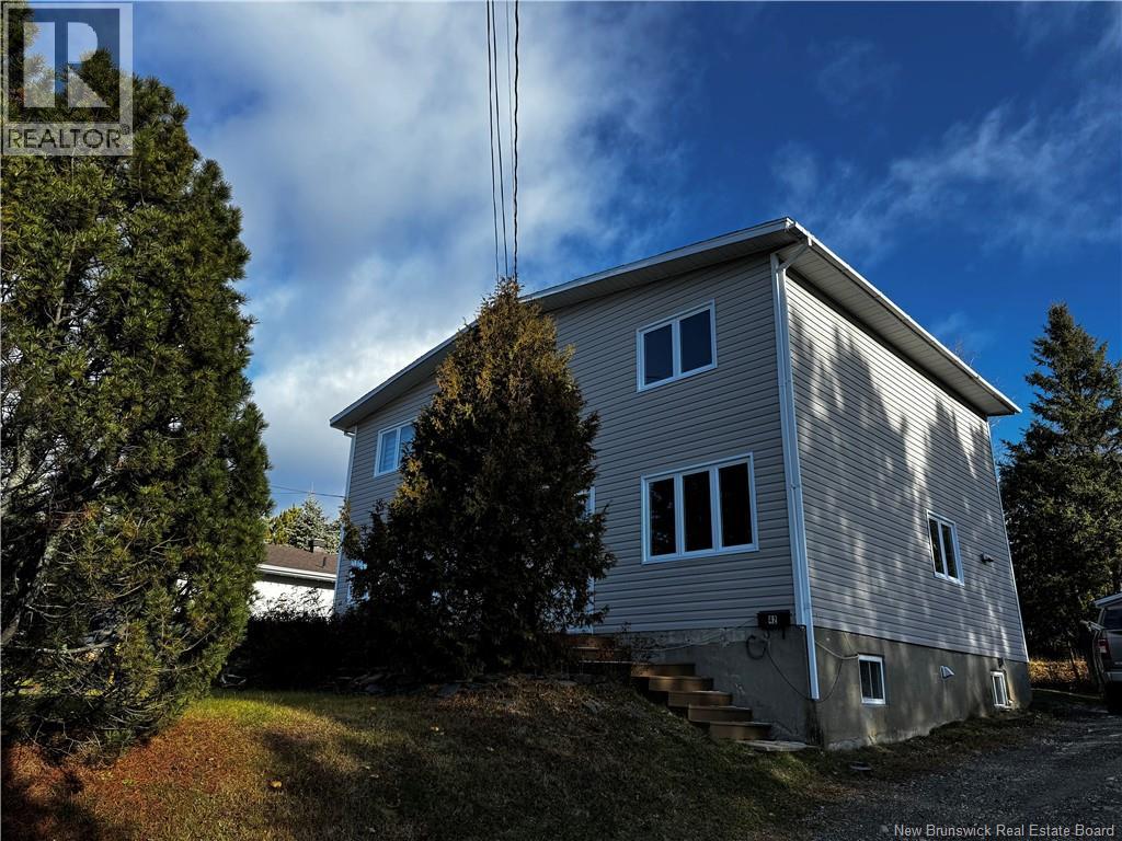 42-44 Marmen Avenue, Edmundston, New Brunswick  E3V 2H2 - Photo 2 - NB130107