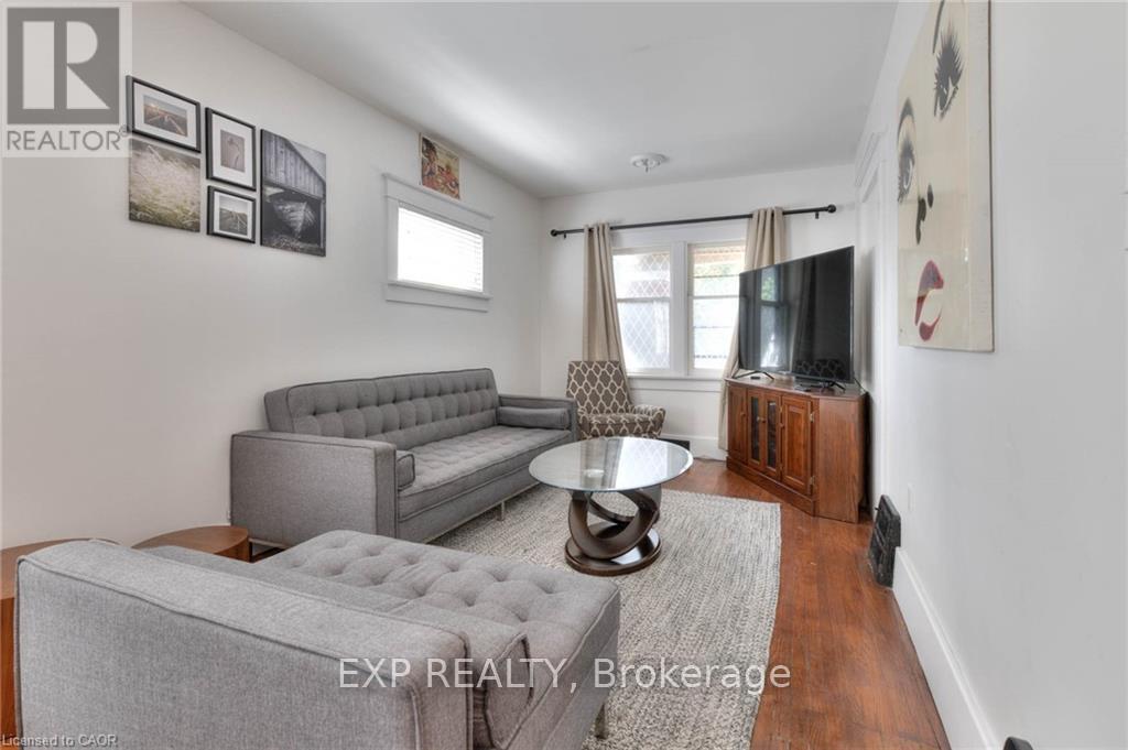 50 Walnut Street, Kitchener, Ontario  N2G 1P6 - Photo 12 - X12541042