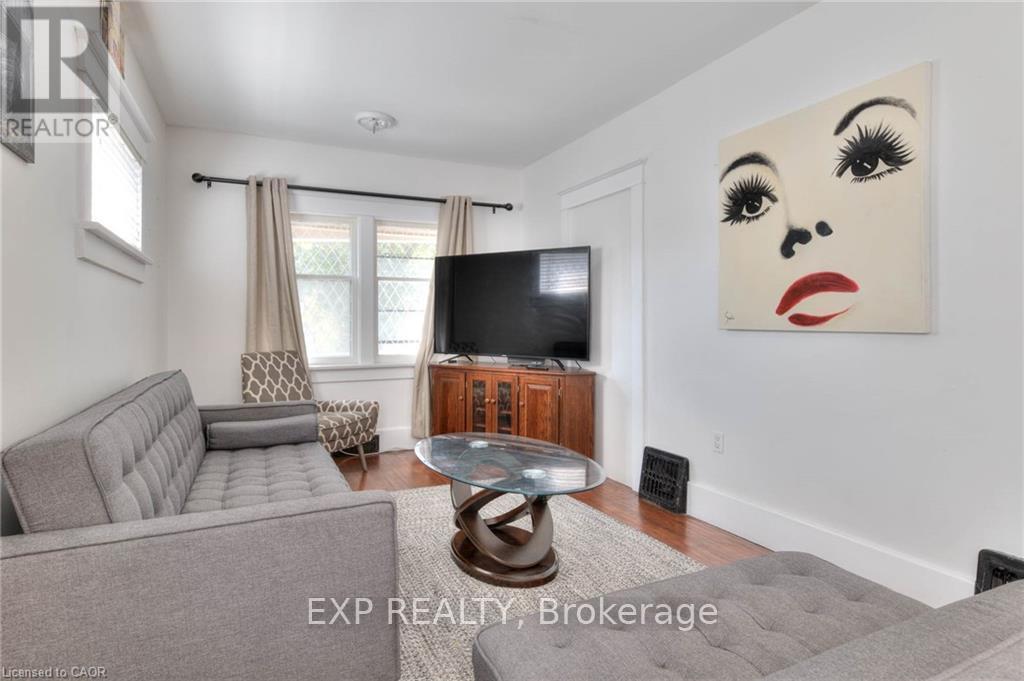 50 Walnut Street, Kitchener, Ontario  N2G 1P6 - Photo 13 - X12541042