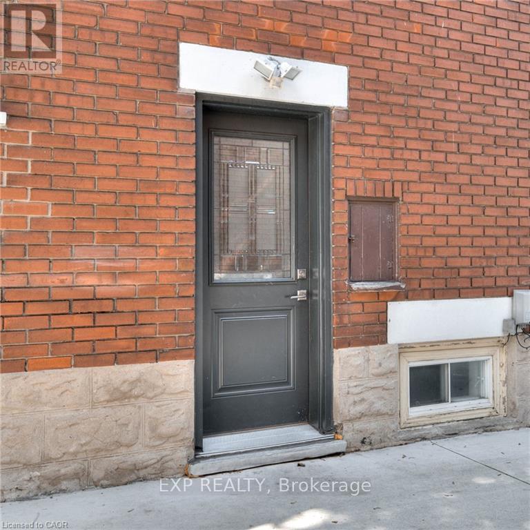 50 Walnut Street, Kitchener, Ontario  N2G 1P6 - Photo 6 - X12541042