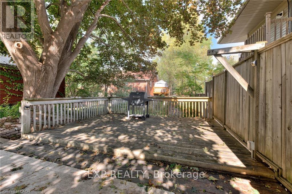 50 Walnut Street, Kitchener, Ontario  N2G 1P6 - Photo 31 - X12541048