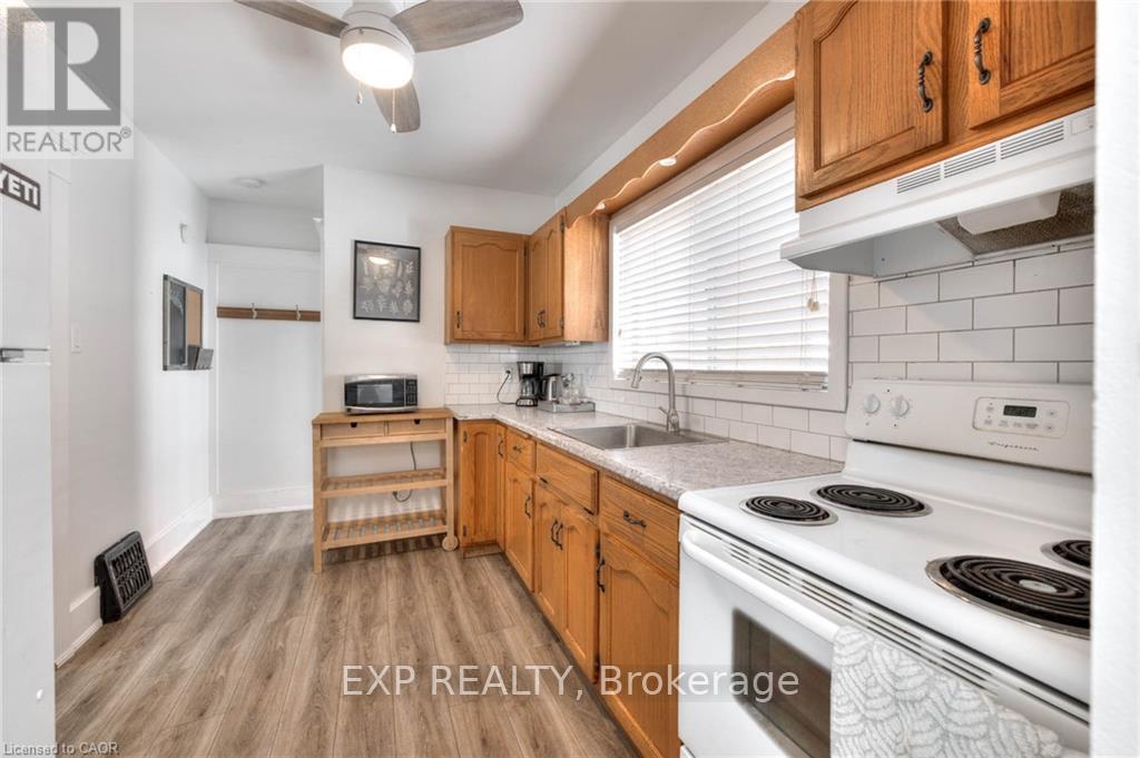 50 Walnut Street, Kitchener, Ontario  N2G 1P6 - Photo 6 - X12541048