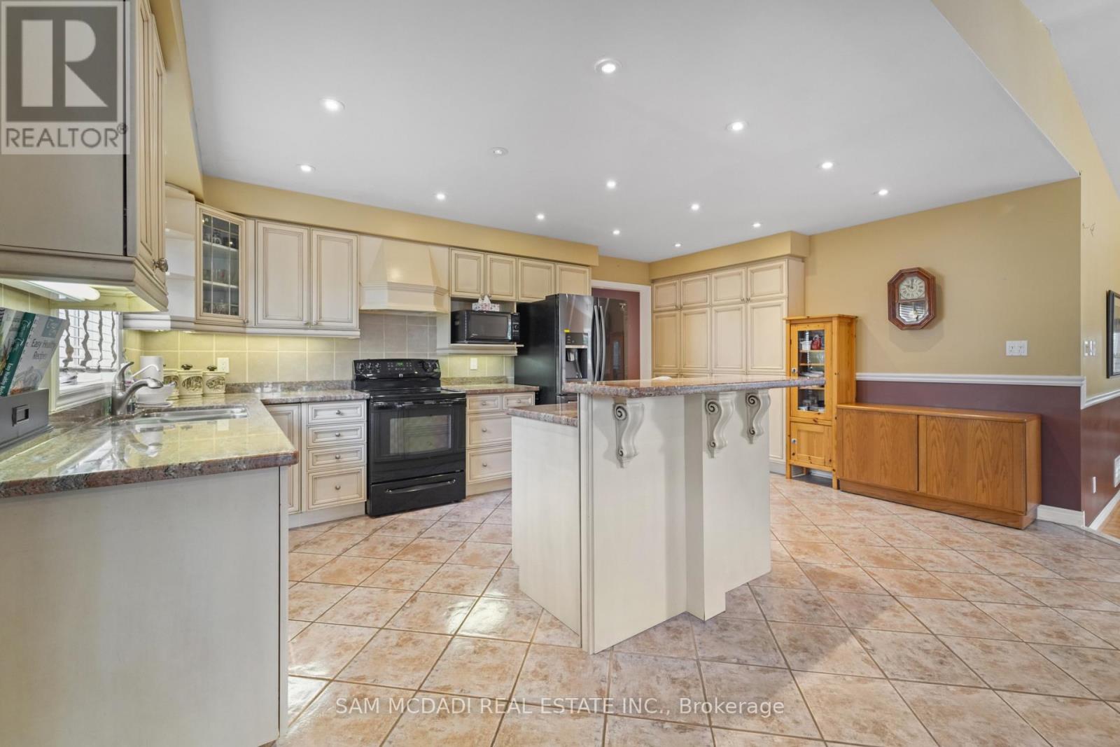 84 Maryland Drive, Selwyn, Ontario  K9J 6X3 - Photo 8 - X12541054