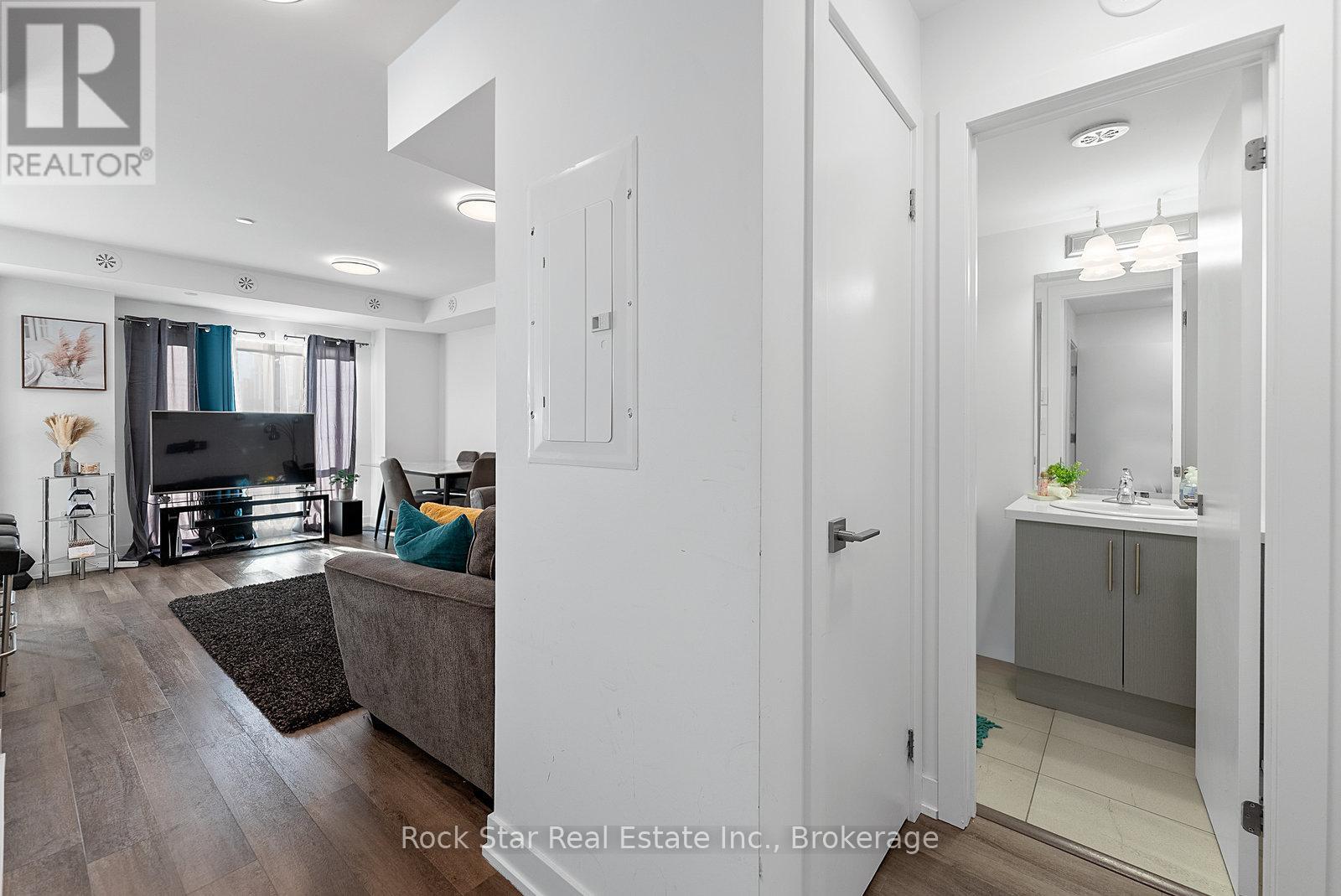 5 - 185 Veterans Drive, Brampton, Ontario L7A 5L2 - Photo 4 - W12471762